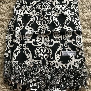 White-Black scarf 🧣